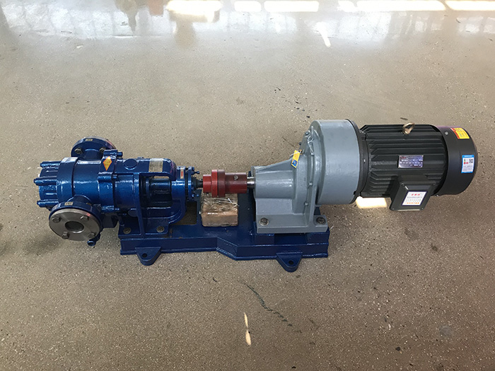 High viscosity resin transfer pump