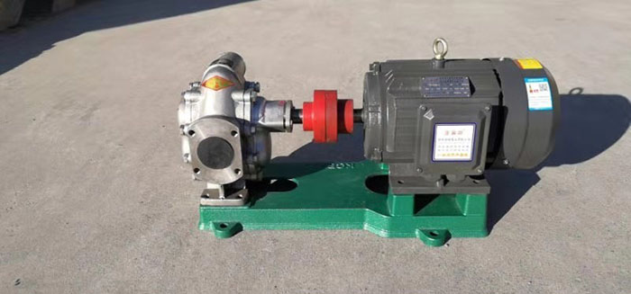 Oil transfer gear pump